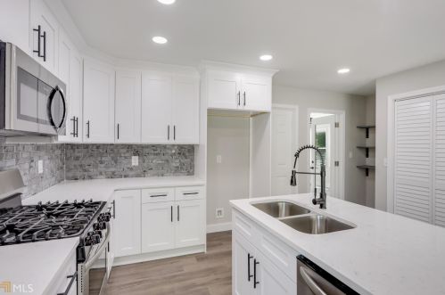 2818 Meadowview Dr, Atlanta GA  30316-4326 exterior
