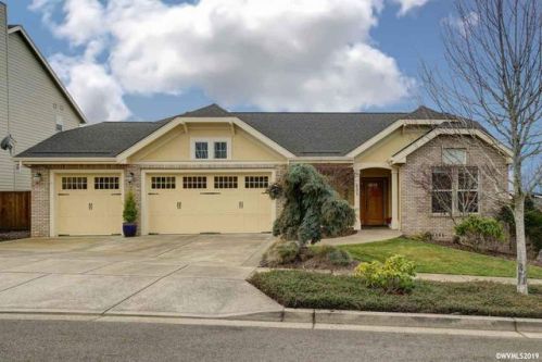 535 Tillicum Dr, Silverton, OR 97381-1978