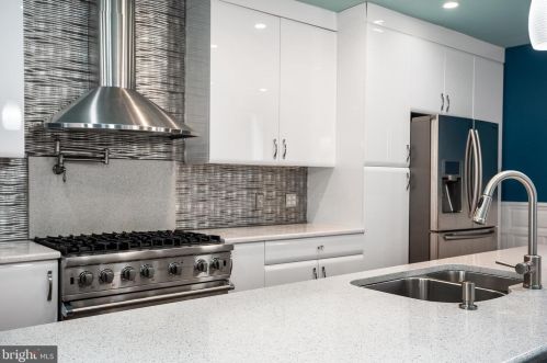 758 10th St, Philadelphia PA 19123-1966 exterior