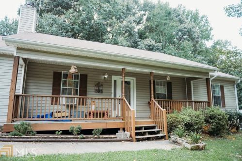 203 Nicki Ct, Hampton, GA 30228-2107