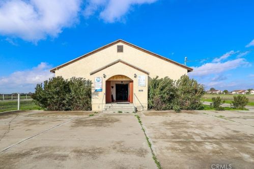 8698 Shain Ave, Dos Palos, CA 93620-2812