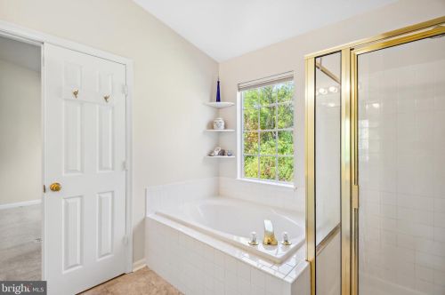 1804 Carters Grv Dr, Silver Spring MD 20904-6625 exterior