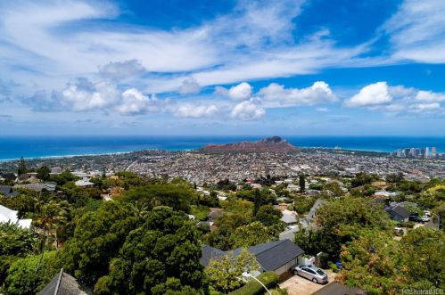 5140 Maunalani Cir, Honolulu HI  96816-4020 exterior