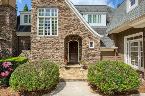 4734 Dudley Ln, Atlanta GA  30327-3330 exterior