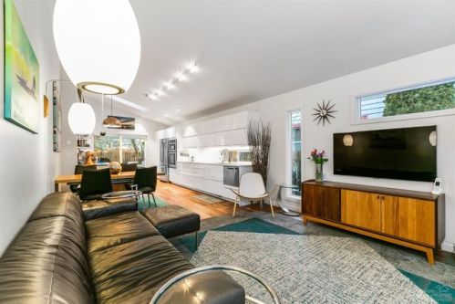 1345 Milwaukee Ave, Bend OR  97701-2210 exterior