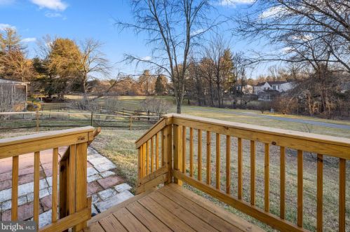 5002 Ten Mills Rd, Columbia MD  21044-1539 exterior