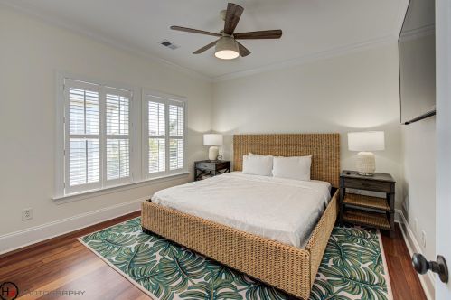 1000 Carolina Blvd, Isle Of Palms SC  29451-2242 exterior