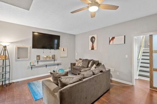 2856 Baker Ridge Dr, Atlanta GA  30318-7227 exterior