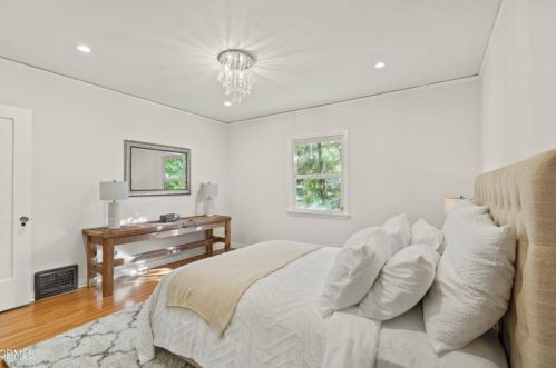 1133 Cordova Ave, Glendale CA  91206-2114 exterior