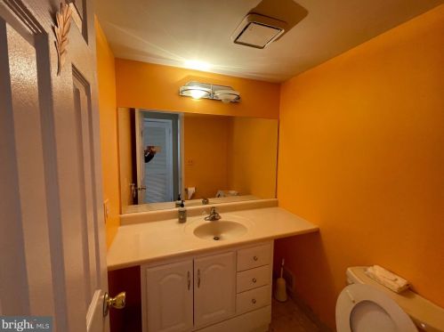 12 Colebrook Ct, Princeton NJ  08540-7050 exterior