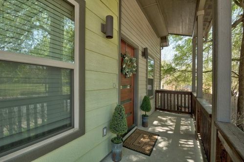 2712 12th St, Austin TX  78702-1501 exterior