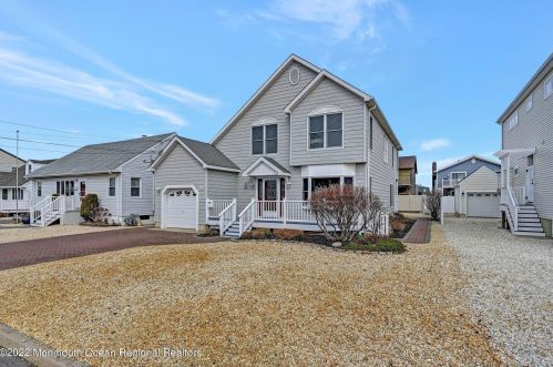 19 New Jersey Ave, Lavallette, NJ 08735-2529