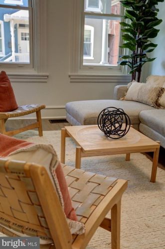 527 Howard Ave, Lancaster PA  17602-4421 exterior