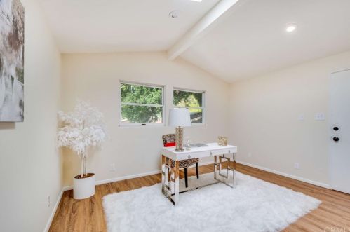 2911 Sycamore Ave, Glendale CA 91201-1154 exterior