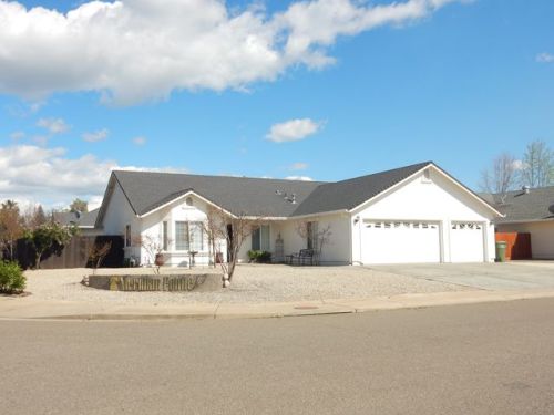 3315 Meridian Dr, Redding, CA 96002-5061