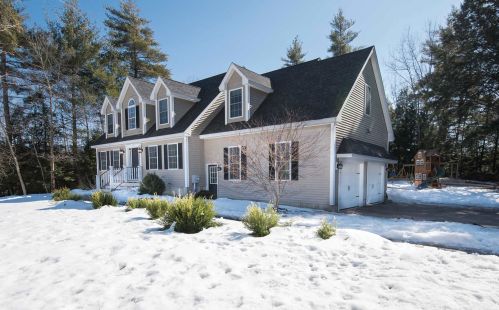 70 Thunder Rd, Fremont, NH 03044-3437