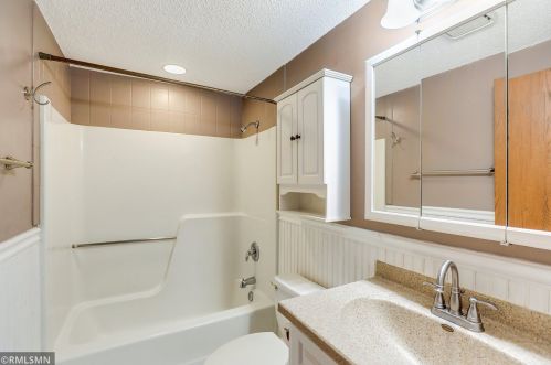 1486 Granada Ave, Saint Paul MN  55128-4225 exterior
