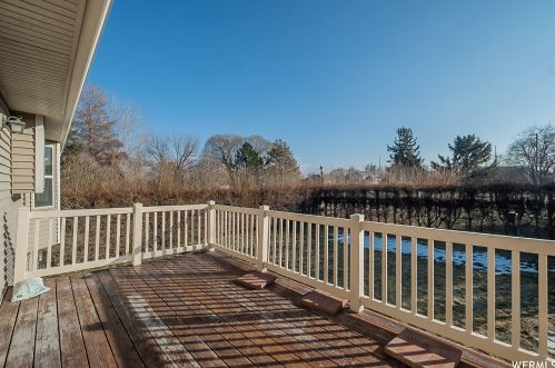 2327 Jordan Meadows Cv, Taylorsville UT exterior