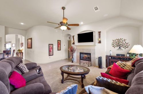 804 Sequoia Way, Fort Worth TX  76131-3557 exterior