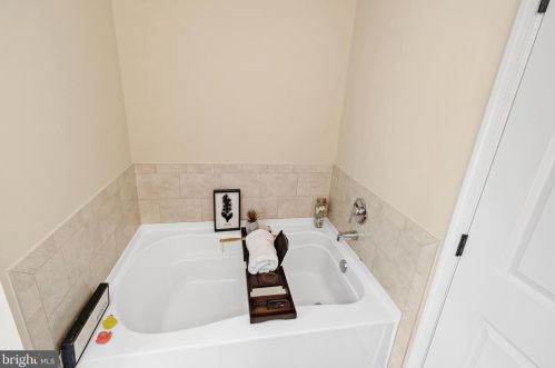 99 Nathaniel Dr, Charles Town WV  25414-1290 exterior