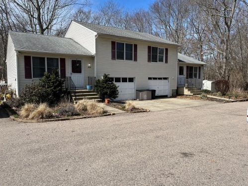 503 Boston Neck Rd, North Kingstown, RI 02852-6233