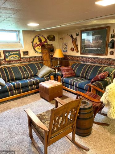 7692 Groveland Rd, Saint Paul MN  55112-3815 exterior