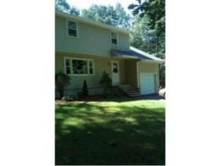 75 Hovey Rd, Londonderry, NH 03053-2940