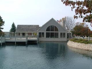 175 Dillmont Dr, Columbus OH  43235-4659 exterior