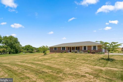 12030 Folly Ln, Lovettsville, VA 20180-2357