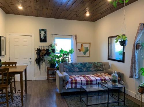 6311 Felix Ave, Austin TX  78741-2402 exterior