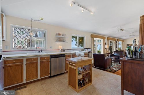 1625 Winters Ave, Shady Side MD 20764-9718 exterior