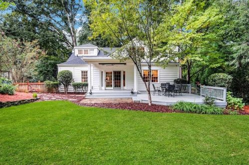 4093 Ivy Rd, Atlanta, GA 30342-3909