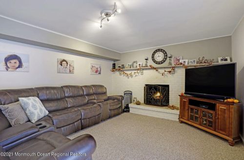 46 Walnut Ave, Tinton Falls NJ 07701-6146 exterior