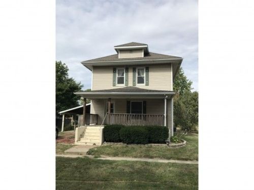 657 Maple Ave, Big Spring, IL 62447-1515