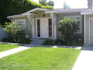 1326 Stanford St, Santa Monica CA  90404-2559 exterior