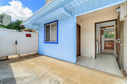 729 Ekela Ave, Honolulu HI 96816-1191 exterior