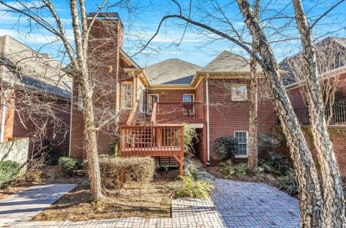 2040 Glenhurst Dr, Lithonia, GA 30078-6774