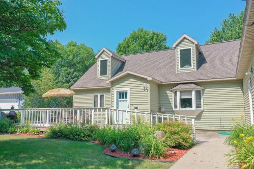 910 Meadowlark Dr, Alex, MN 56308-9106