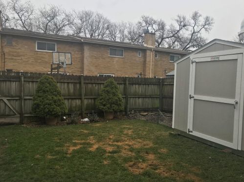 257 Dover Dr, Des Plaines IL  60018-1100 exterior
