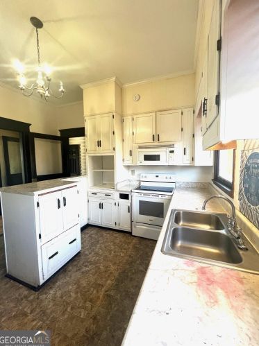 333 Main St, Tennille, GA 31089-1124