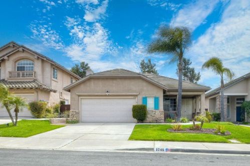 1745 Turnberry Dr, San Marcos, CA 92069-1187
