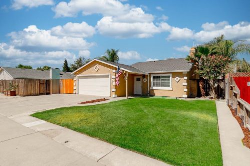 451 Robert Ave, Ripon, CA 95366-2829