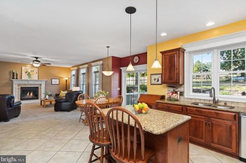 276 Pne Crk Dr, Carlisle PA  17013-9611 exterior