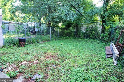 704 Chelten Ave, Philadelphia PA  19126-3712 exterior