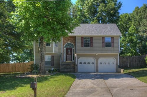 294 Pleasant Forest Dr, Temple, GA 30179-2198