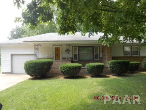 411 Fulton St, Lacon, IL 61540-1120