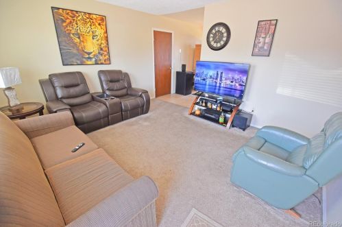 939 Nile Way, Aurora CO 80012-3217 exterior