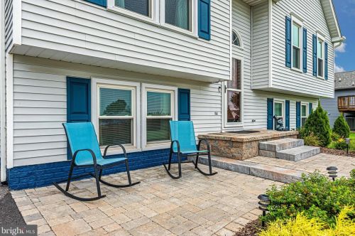 4 Furnace Ct, Graceham, MD 21788-3114