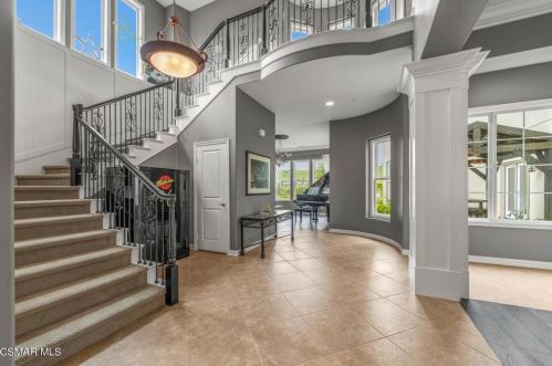 413 Vineyard Dr, Simi Valley, CA 93065-8244