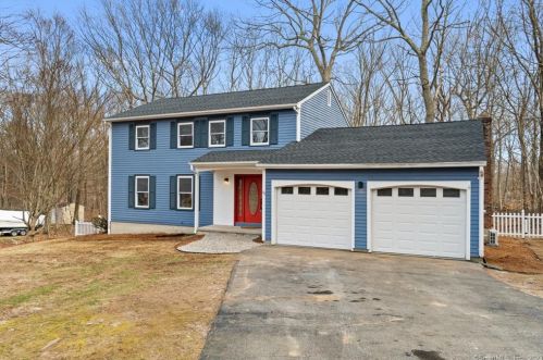 35 Barton Ln, Gales Ferry, CT 06339-1902